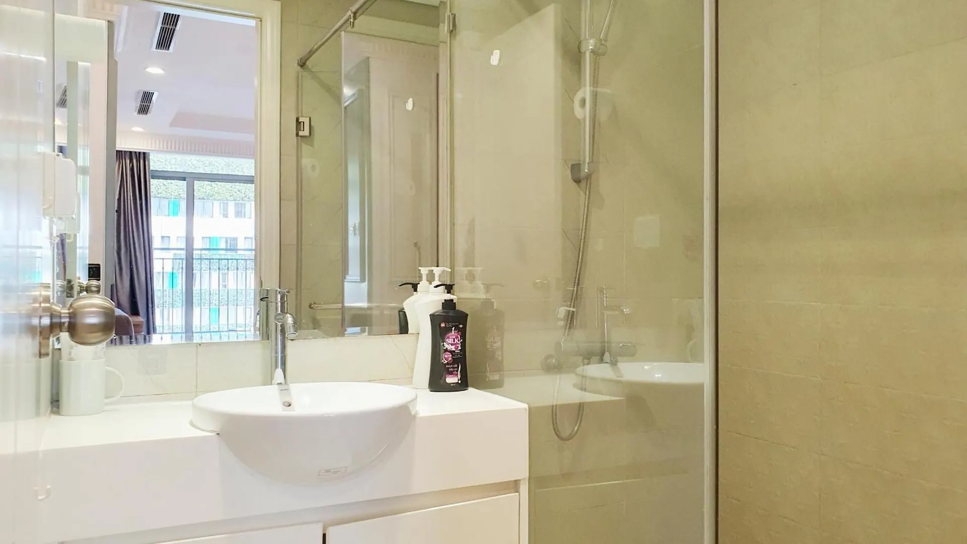 Em Khoy Vinhomes Apartment Ho Chi Minh City